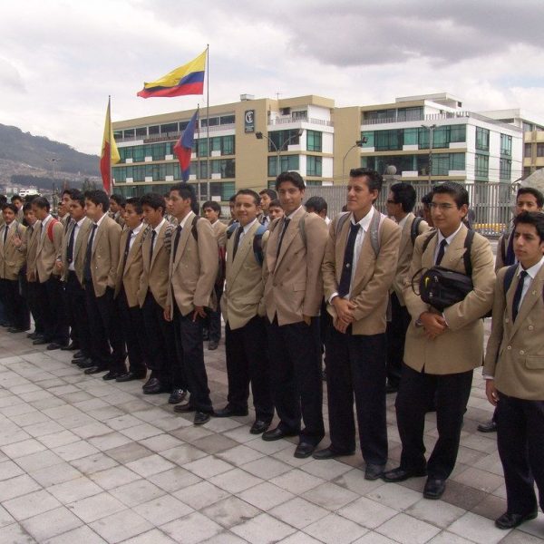 pre universitarios en ecuador quito cuenca guayaquil cerca